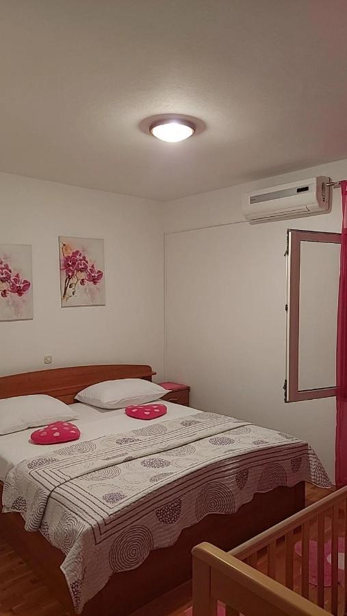 Apartmani Katarina Mundanije Exterior foto